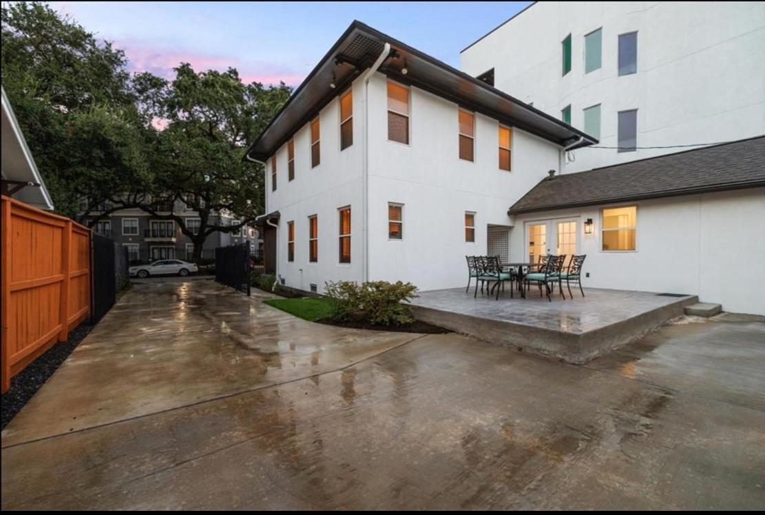 Mycrib Houston Hostel Exterior photo